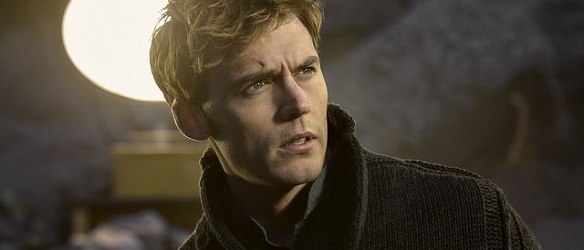 finnick-mockingjay-cop