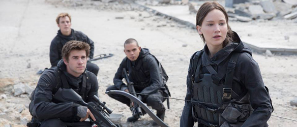 still-katniss-gale-finnick-mockingjay-2-cop