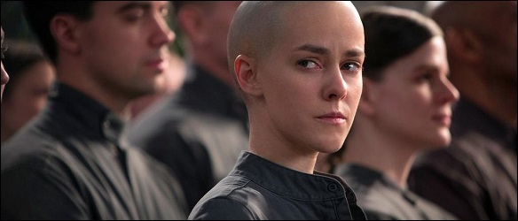 johanna-still-mockingjay-cop